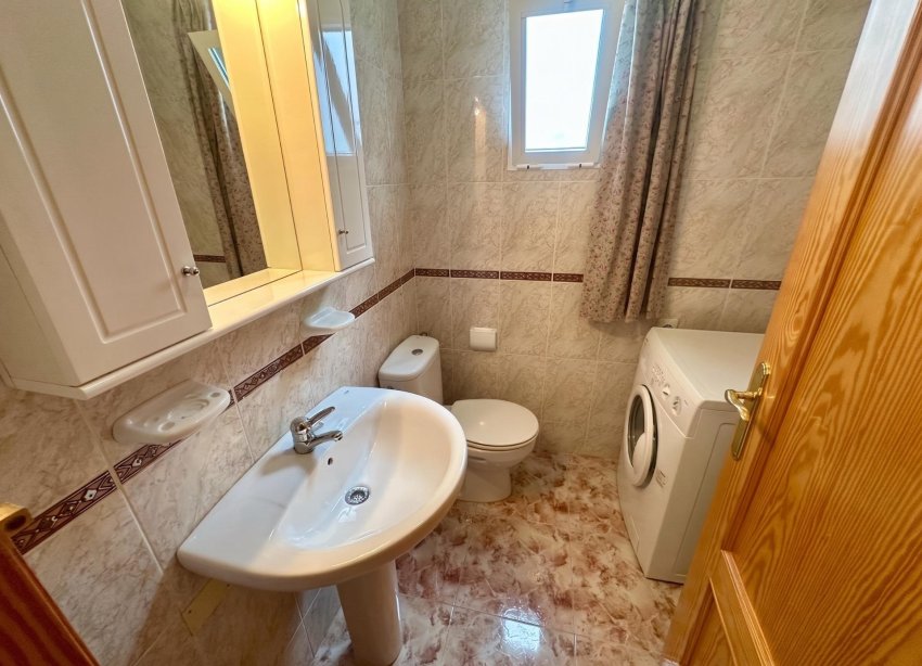 Resale - Apartament / Duplex - Torrevieja - La Mata