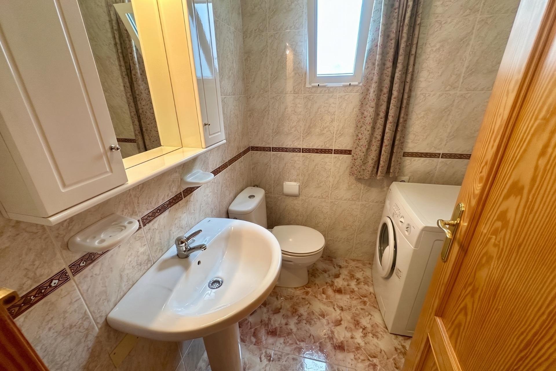 Resale - Apartament / Duplex - Torrevieja - La Mata