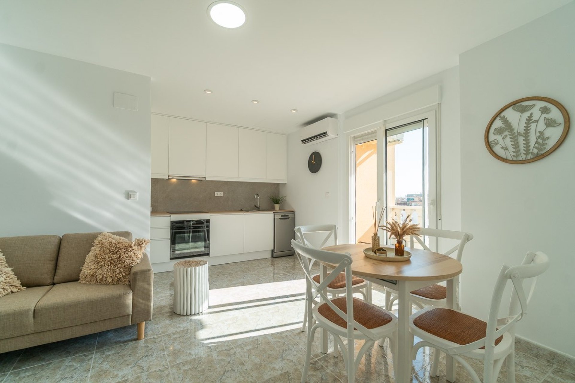Resale - Apartament / Duplex - Torrevieja - La Mata