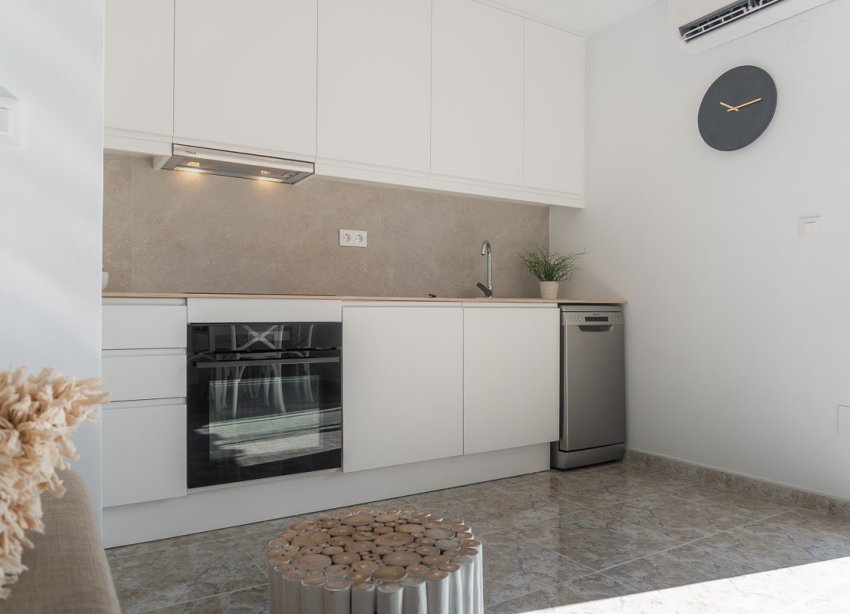 Resale - Apartament / Duplex - Torrevieja - La Mata