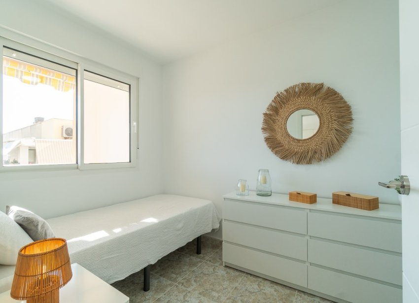 Resale - Apartament / Duplex - Torrevieja - La Mata