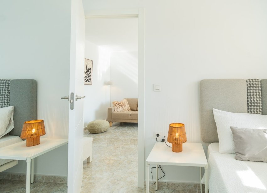 Resale - Apartament / Duplex - Torrevieja - La Mata