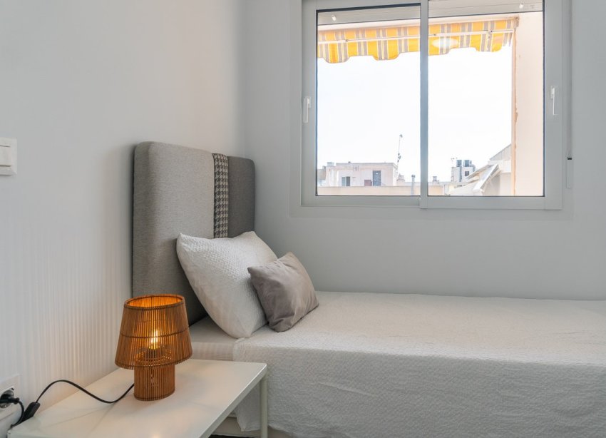 Resale - Apartament / Duplex - Torrevieja - La Mata