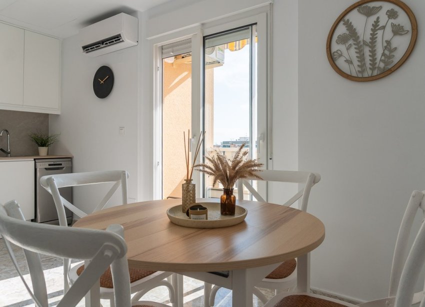 Resale - Apartament / Duplex - Torrevieja - La Mata