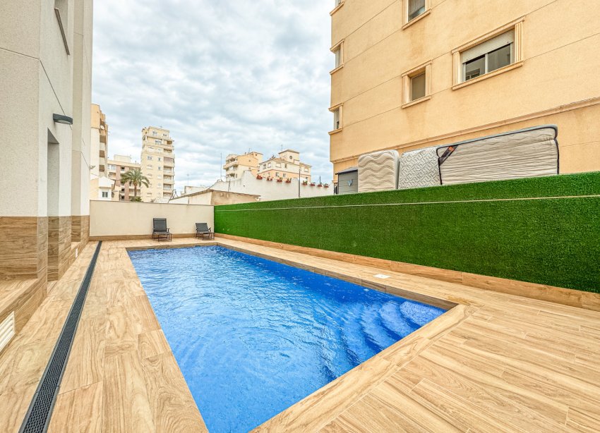 Resale - Apartament / Duplex - Torrevieja - Nueva Torrevieja