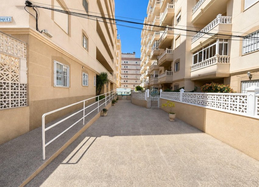 Resale - Apartament / Duplex - Torrevieja - Nueva Torrevieja