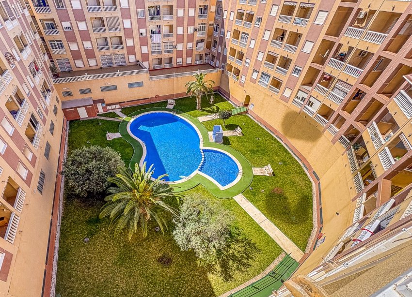 Resale - Apartament / Duplex - Torrevieja - Parque de las Naciones