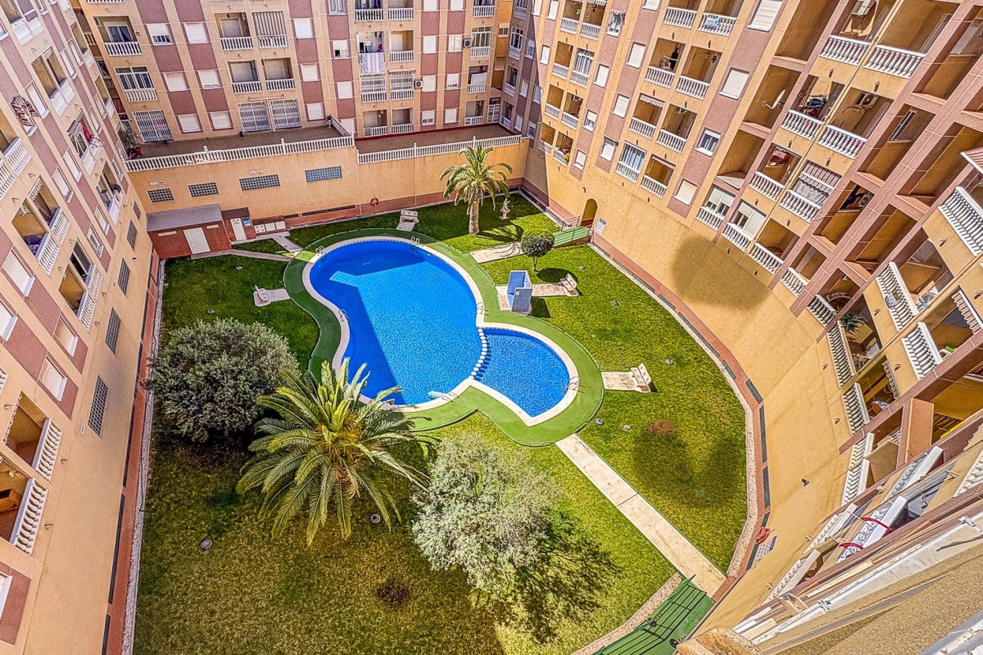 Resale - Apartament / Duplex - Torrevieja - Parque de las Naciones