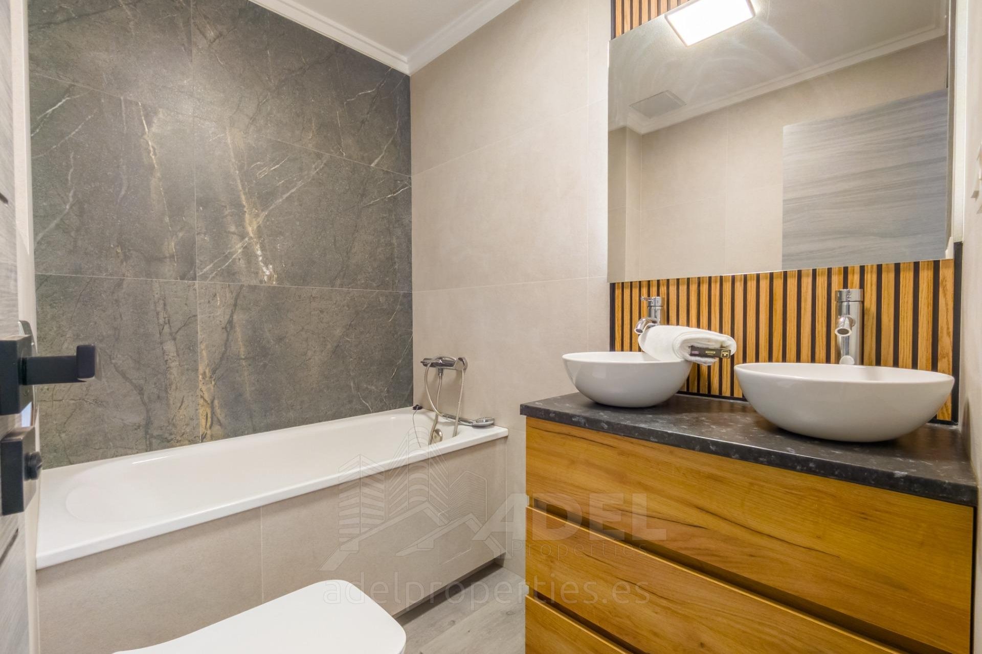 Resale - Apartament / Duplex - Torrevieja - Parque de Las Naciones