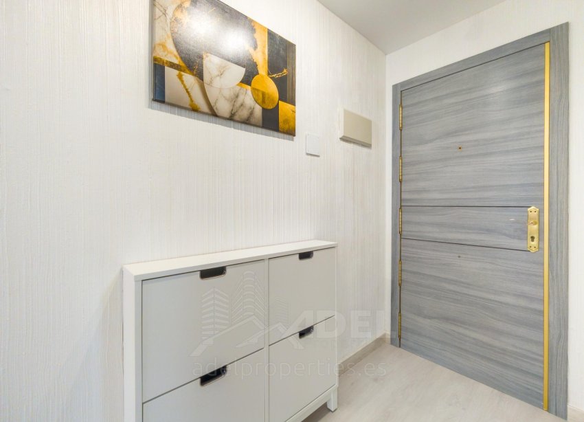 Resale - Apartament / Duplex - Torrevieja - Parque de Las Naciones