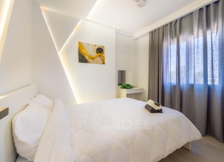 Resale - Apartament / Duplex - Torrevieja - Parque de Las Naciones
