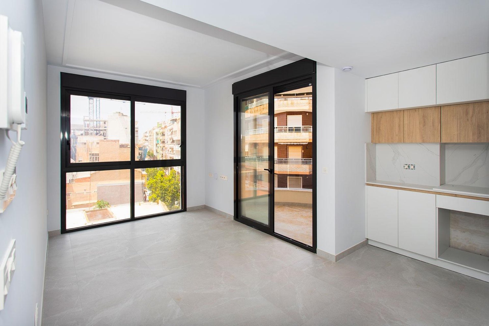 Resale - Apartament / Duplex - Torrevieja - Paseo maritimo