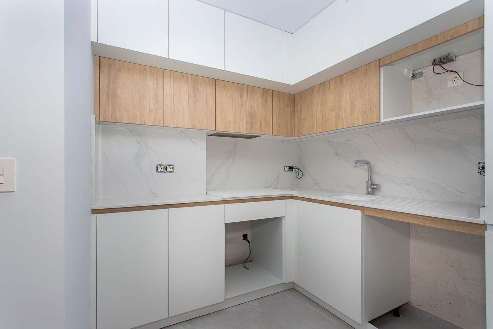 Resale - Apartament / Duplex - Torrevieja - Paseo maritimo