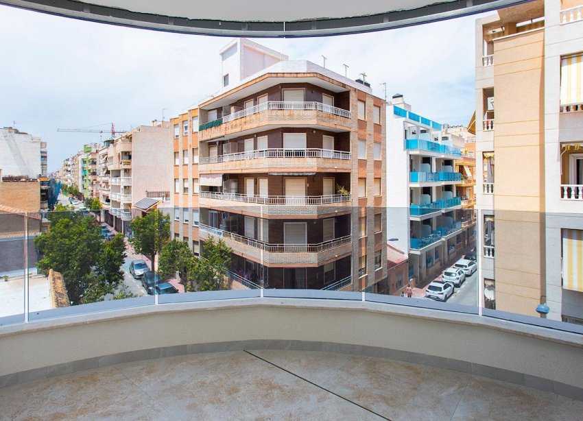Resale - Apartament / Duplex - Torrevieja - Paseo maritimo