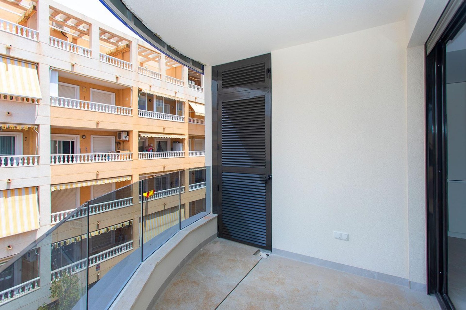 Resale - Apartament / Duplex - Torrevieja - Paseo maritimo