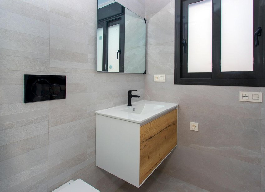 Resale - Apartament / Duplex - Torrevieja - Paseo maritimo