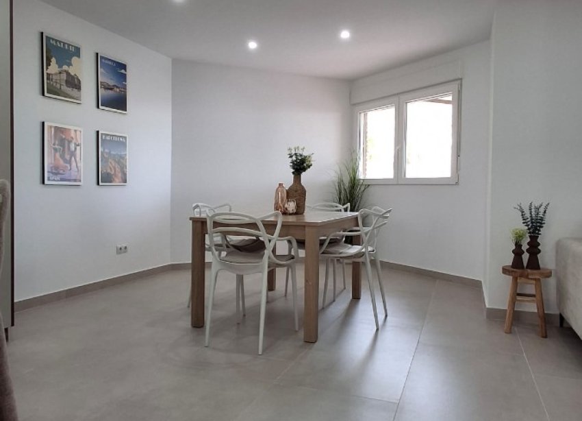 Resale - Apartament / Duplex - Torrevieja - Playa Acequion