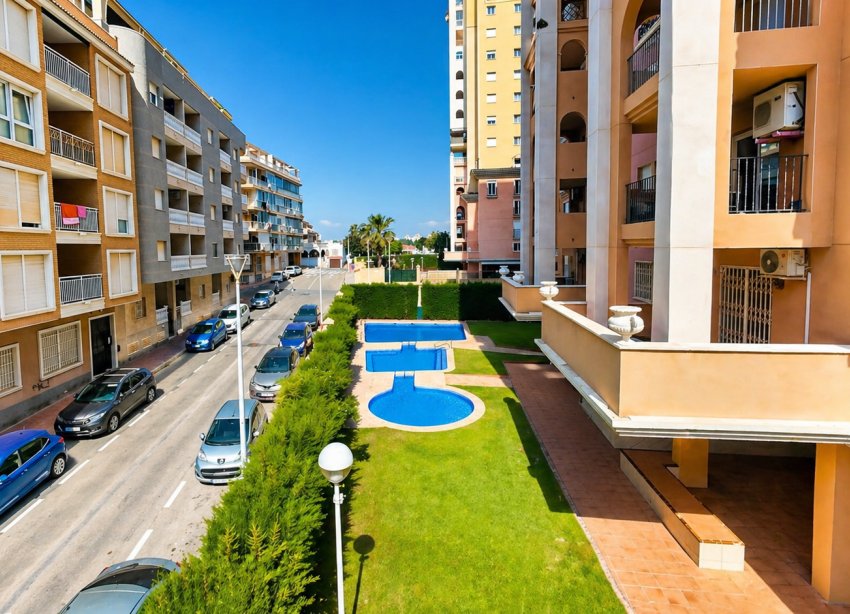 Resale - Apartament / Duplex - Torrevieja - Playa de los Locos