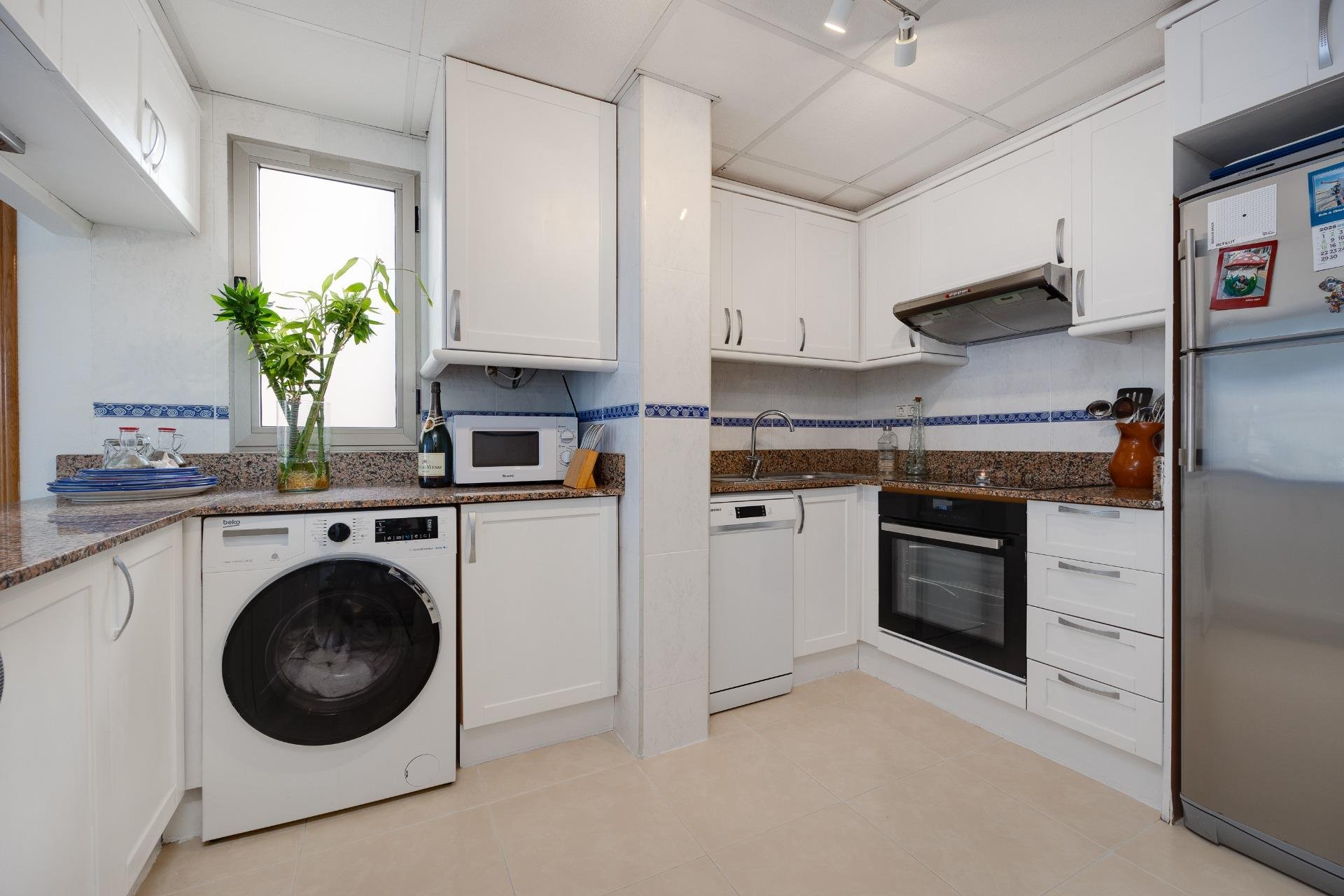 Resale - Apartament / Duplex - Torrevieja - Playa de los Locos