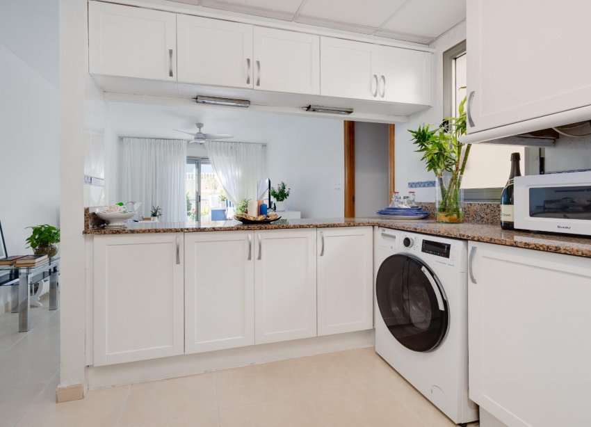 Resale - Apartament / Duplex - Torrevieja - Playa de los Locos