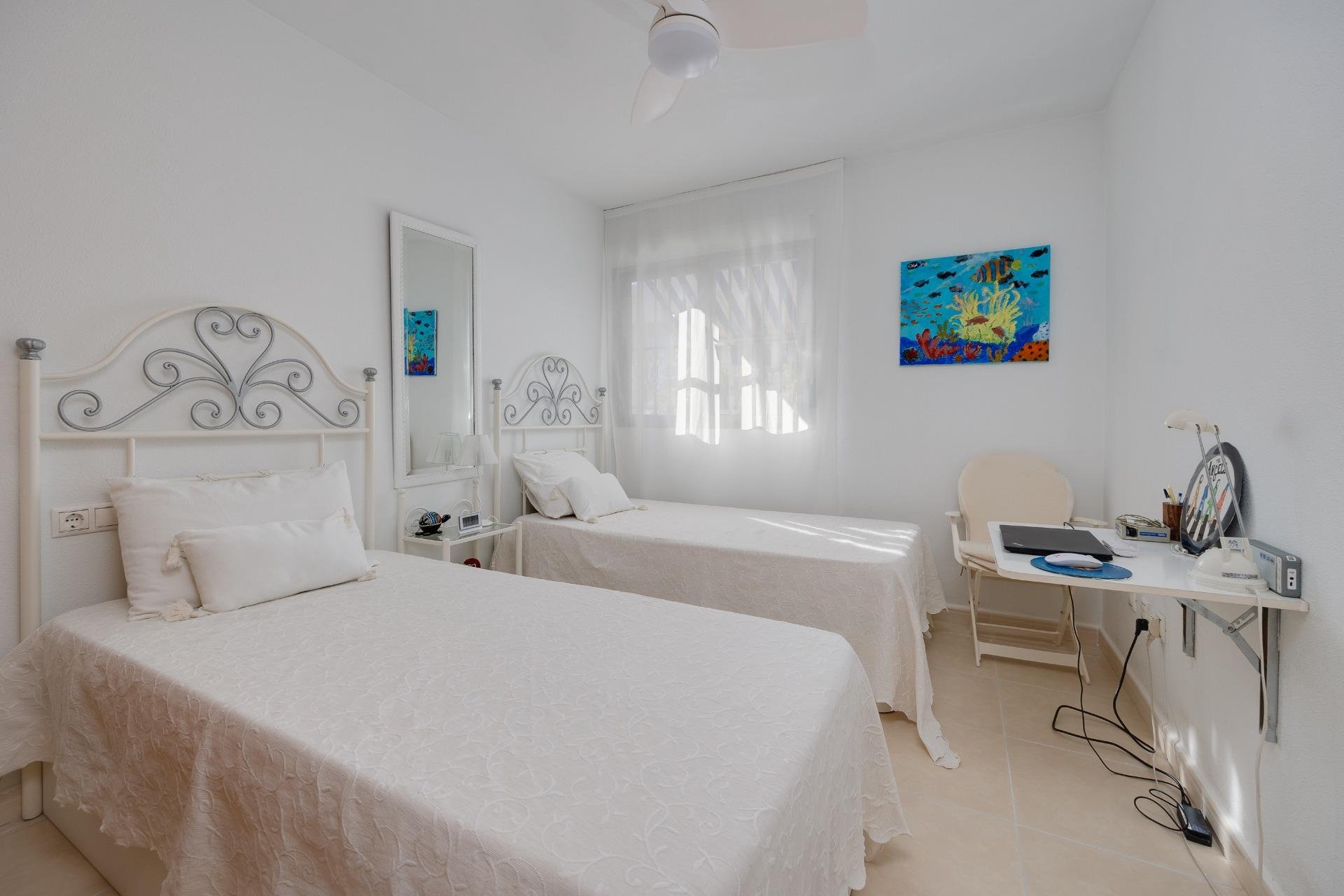 Resale - Apartament / Duplex - Torrevieja - Playa de los Locos