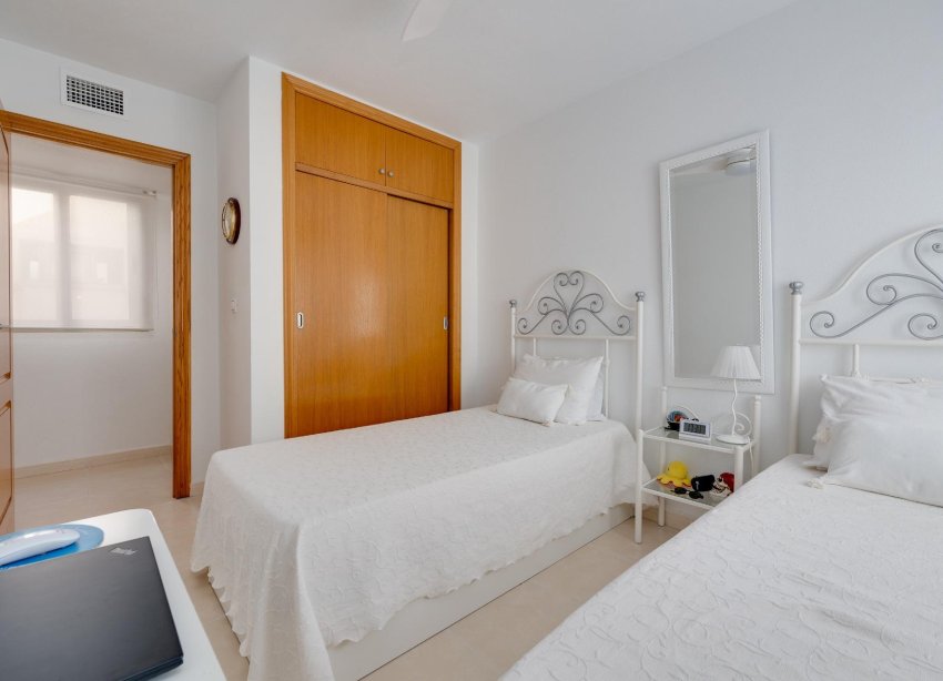 Resale - Apartament / Duplex - Torrevieja - Playa de los Locos