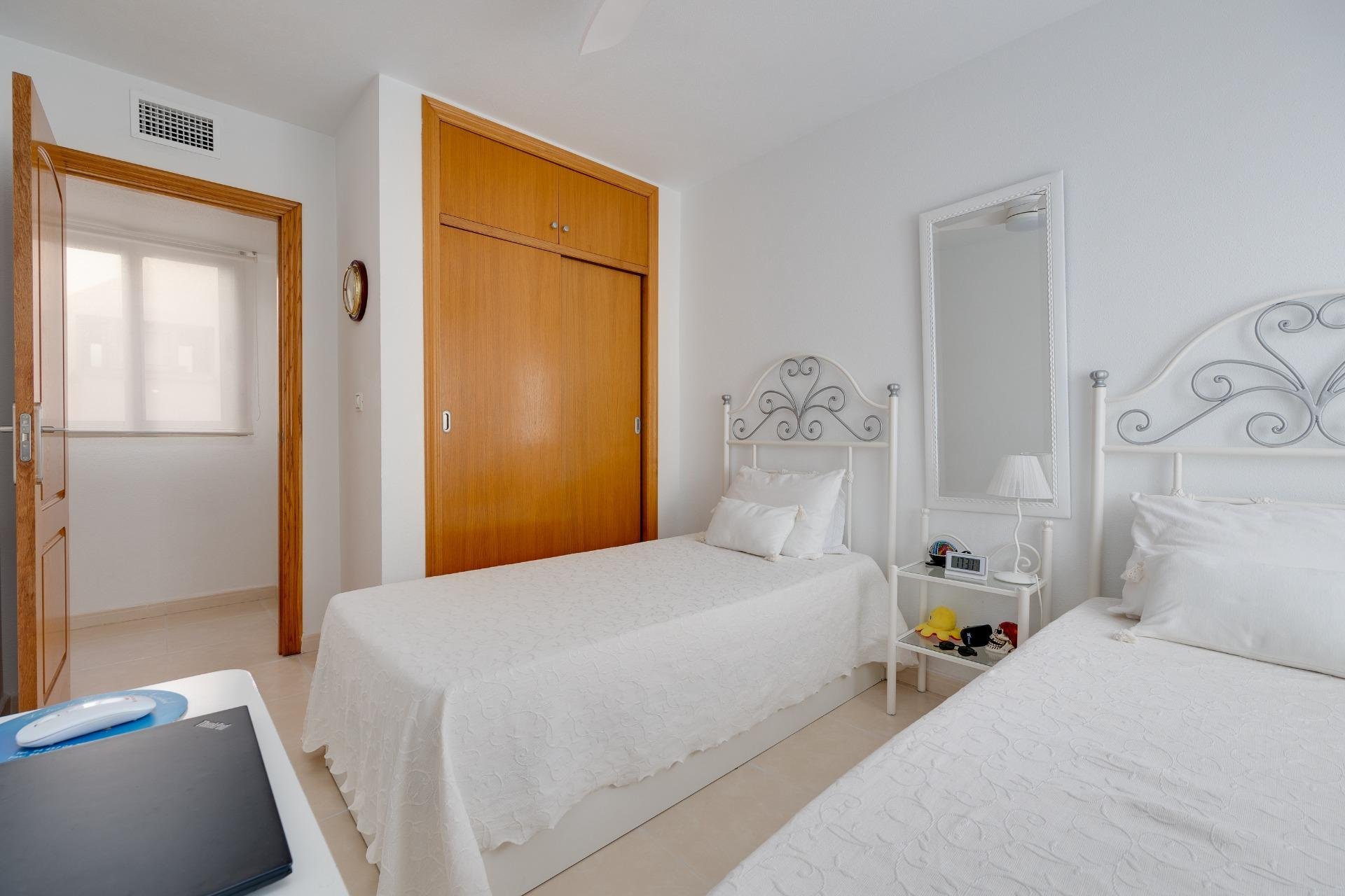 Resale - Apartament / Duplex - Torrevieja - Playa de los Locos
