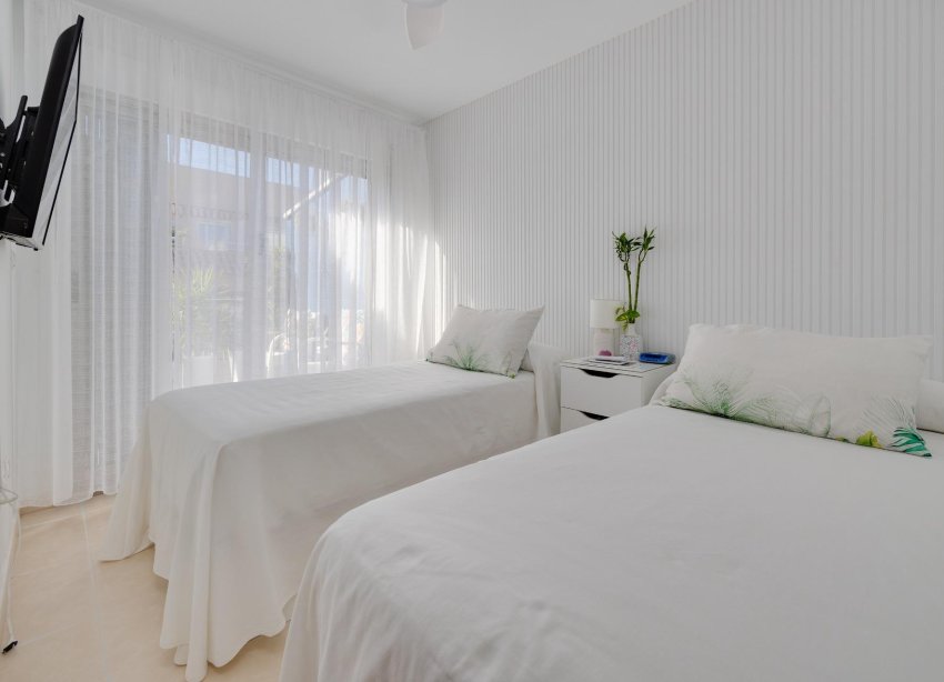 Resale - Apartament / Duplex - Torrevieja - Playa de los Locos