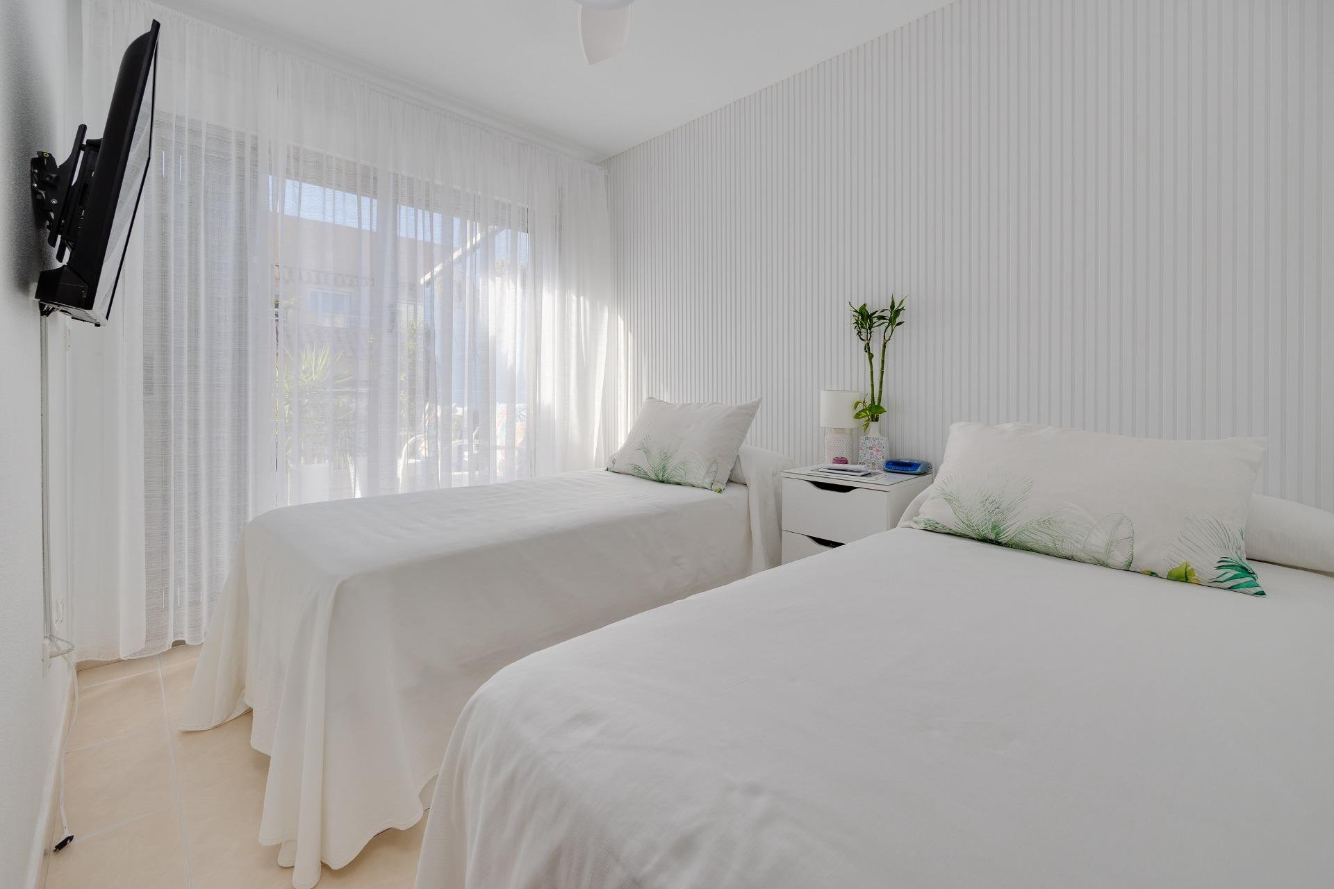 Resale - Apartament / Duplex - Torrevieja - Playa de los Locos