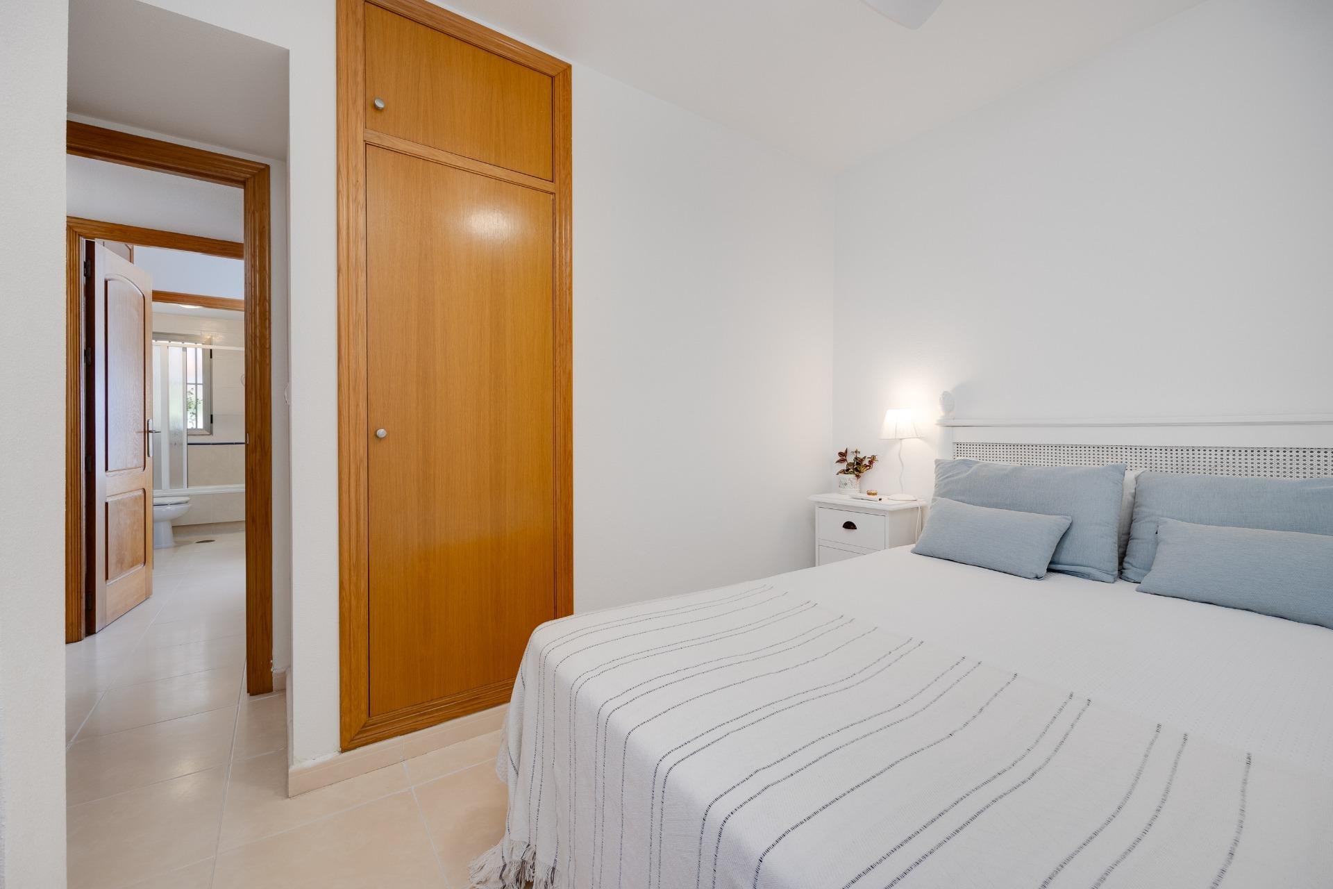 Resale - Apartament / Duplex - Torrevieja - Playa de los Locos