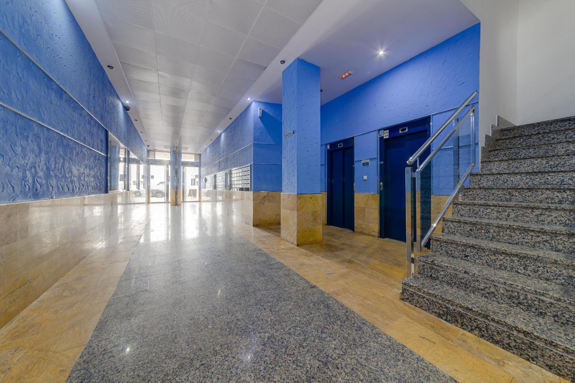 Resale - Apartament / Duplex - Torrevieja - Playa de los Locos