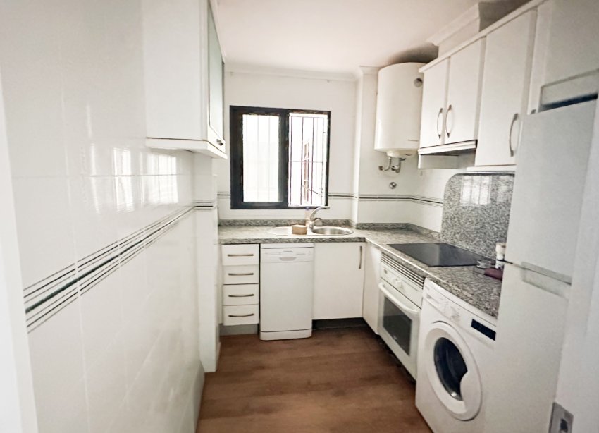 Resale - Apartament / Duplex - Torrevieja - Playa de los Locos