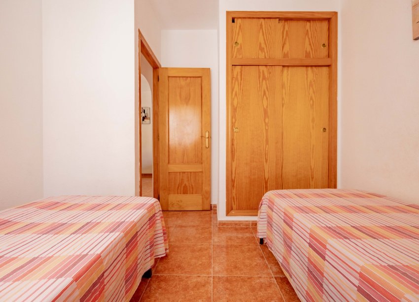 Resale - Apartament / Duplex - Torrevieja - Playa de los Locos