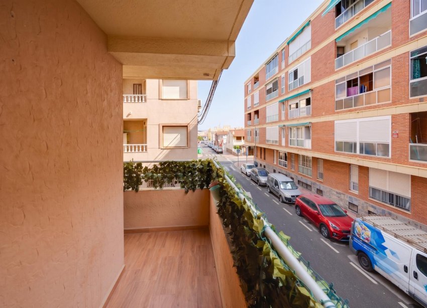 Resale - Apartament / Duplex - Torrevieja - Playa de los Naufragos