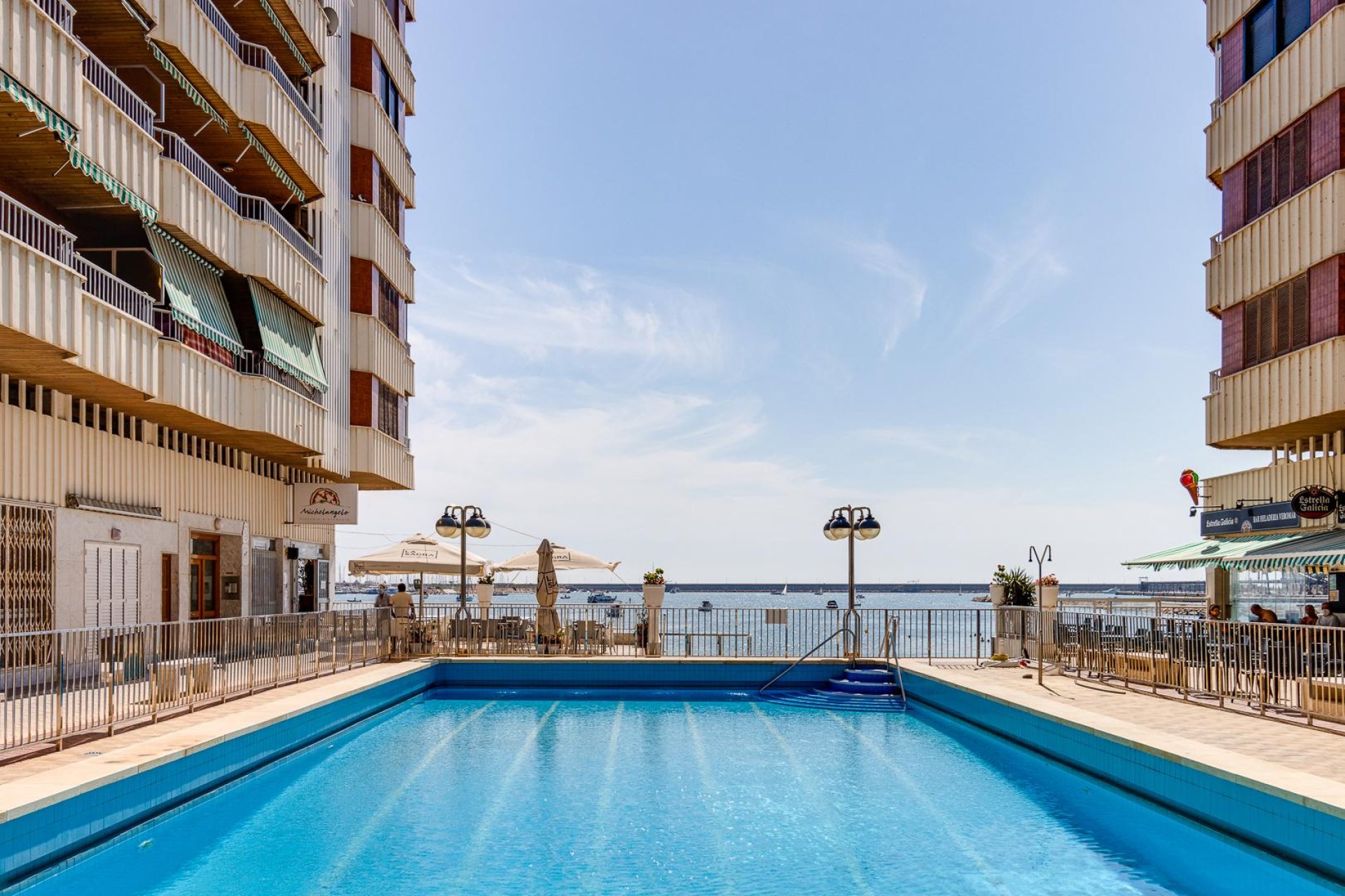 Resale - Apartament / Duplex - Torrevieja - Playa del Acequión