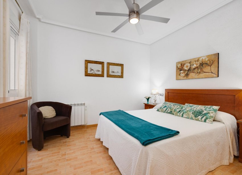 Resale - Apartament / Duplex - Torrevieja - Playa del Acequión