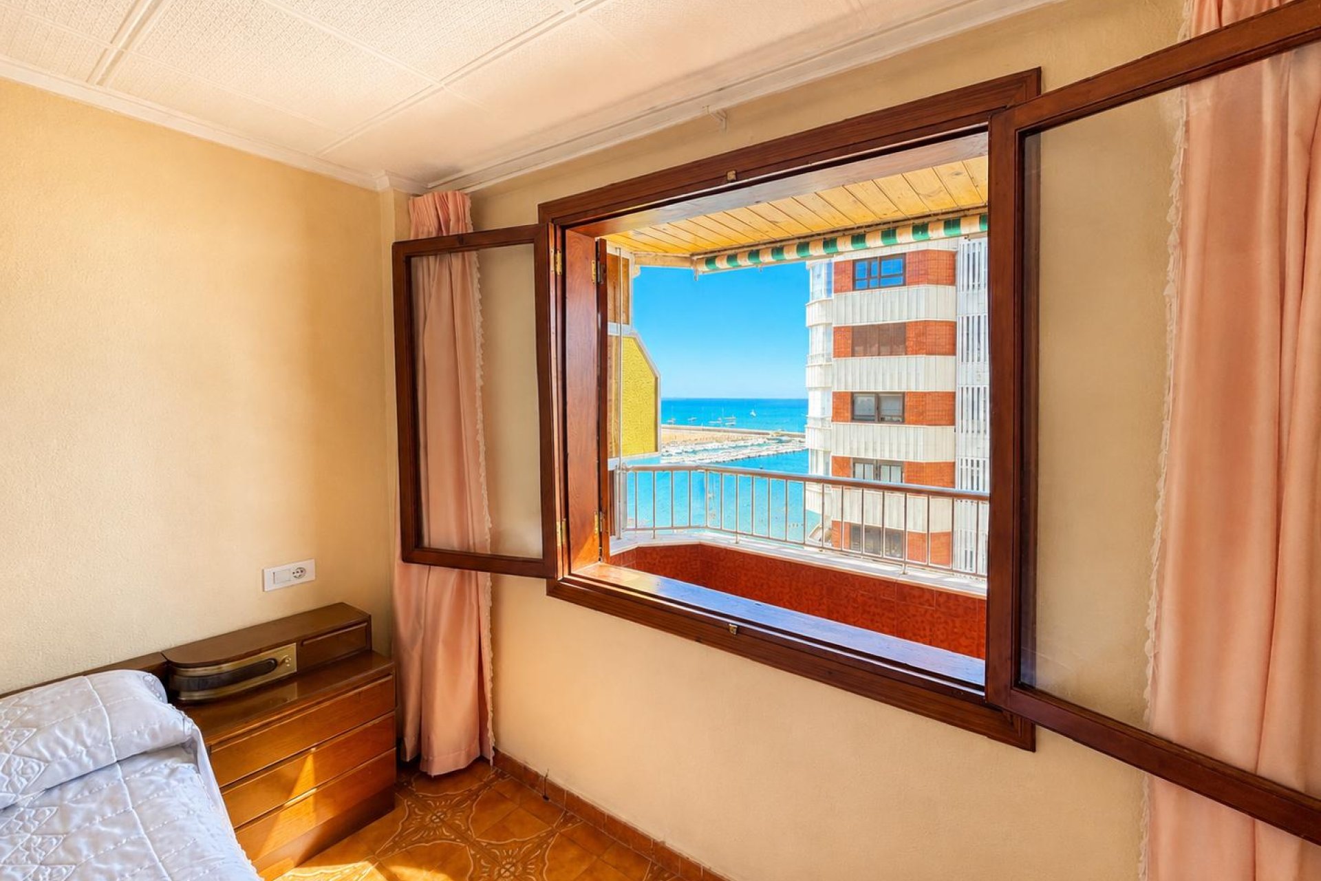 Resale - Apartament / Duplex - Torrevieja - Playa del Acequión
