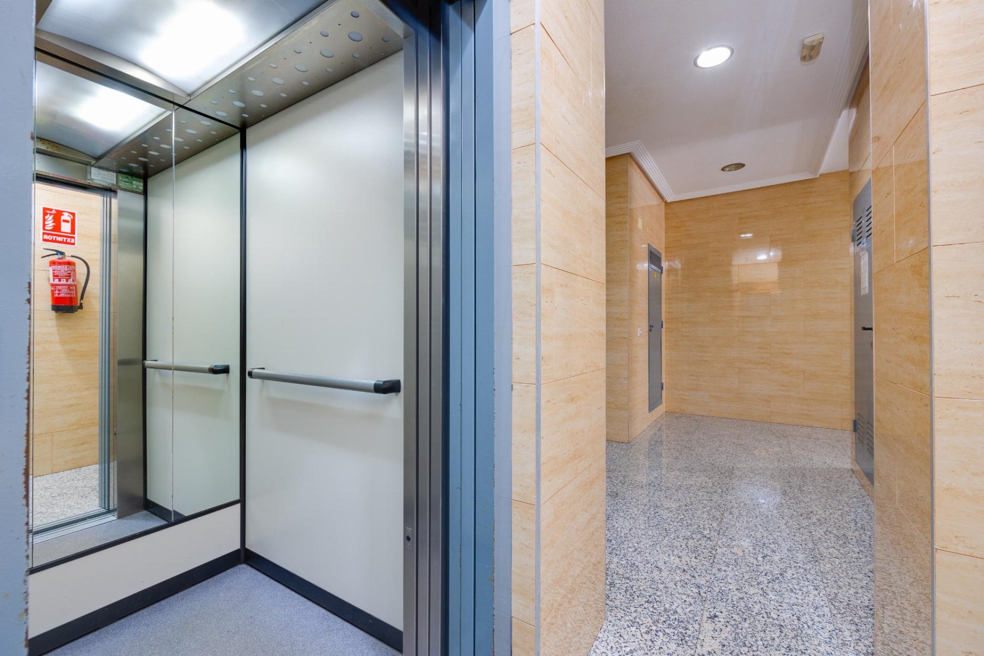 Resale - Apartament / Duplex - Torrevieja - Playa del Acequión