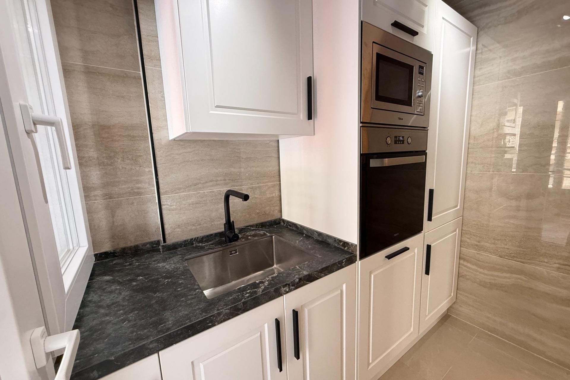 Resale - Apartament / Duplex - Torrevieja - Playa del Cura