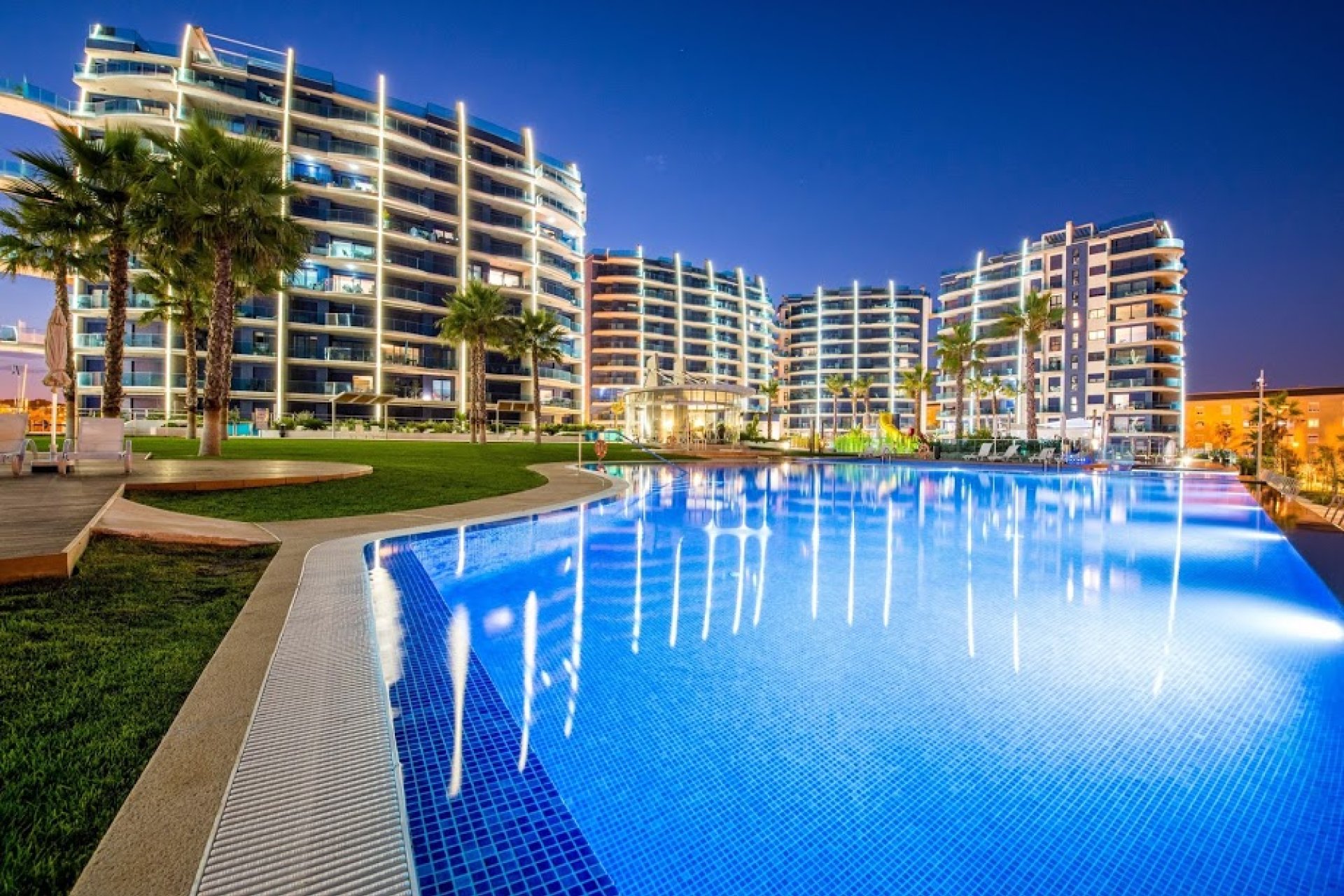 Resale - Apartament / Duplex - Torrevieja - Punta Prima