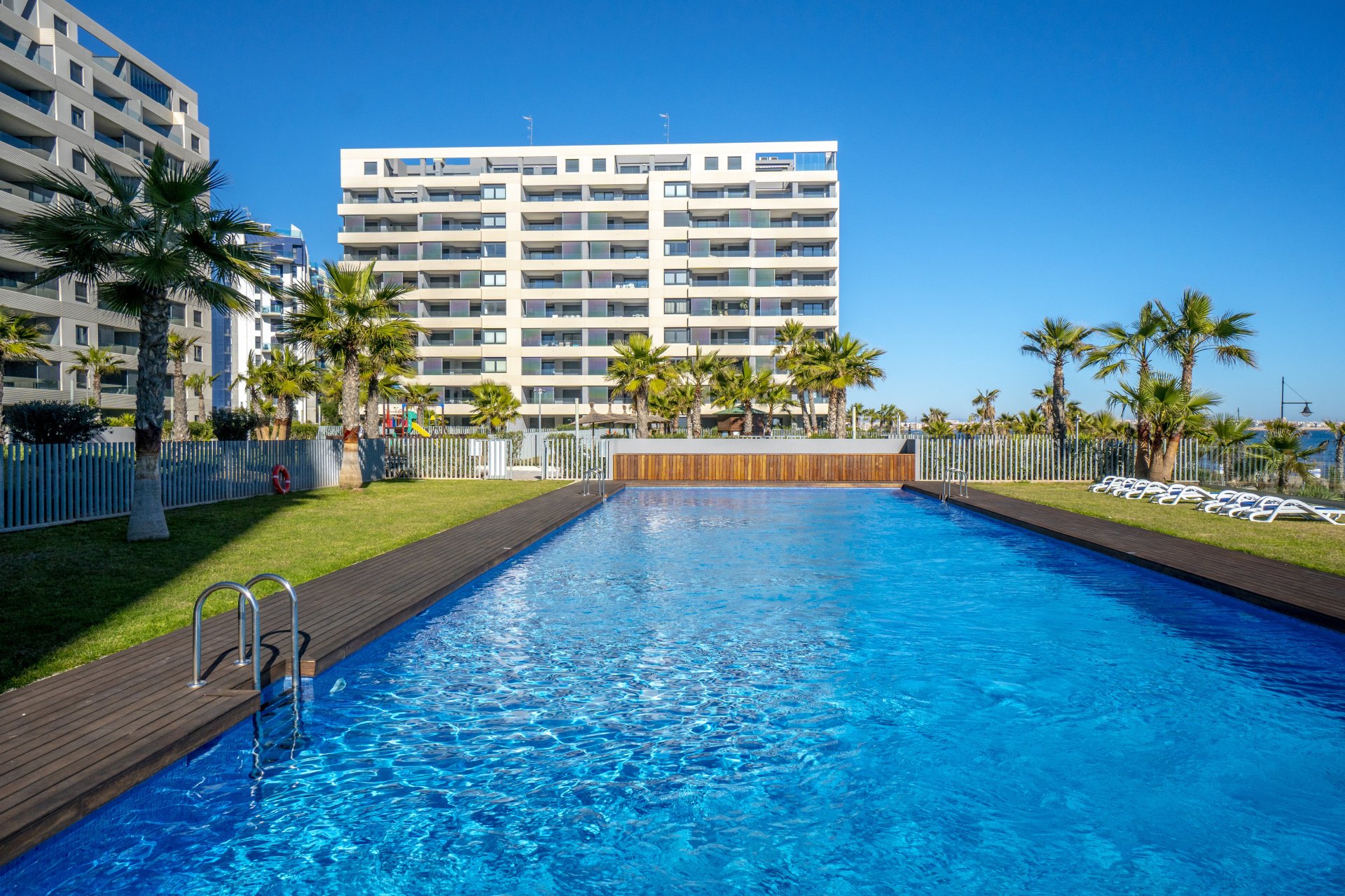 Resale - Apartament / Duplex - Torrevieja - Punta Prima
