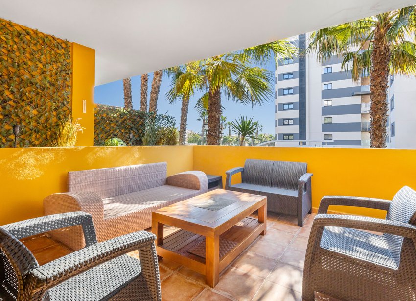Resale - Apartament / Duplex - Torrevieja - Punta Prima