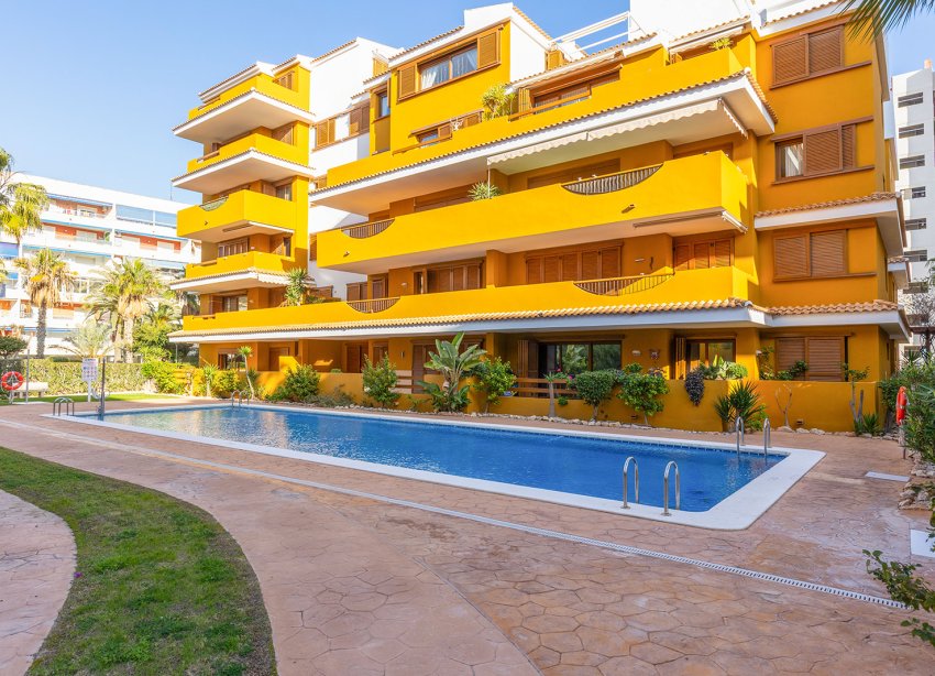 Resale - Apartament / Duplex - Torrevieja - Punta Prima