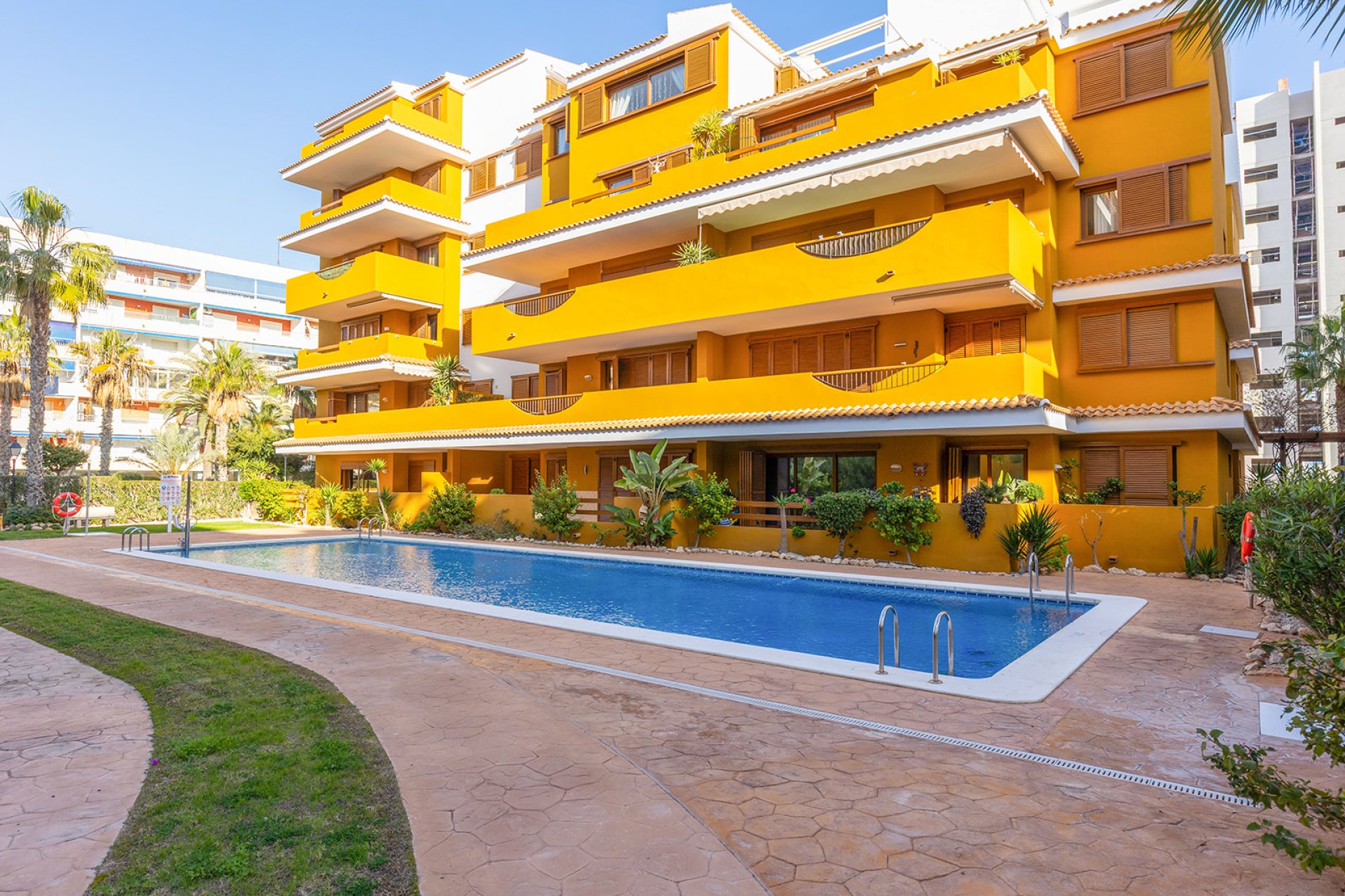 Resale - Apartament / Duplex - Torrevieja - Punta Prima