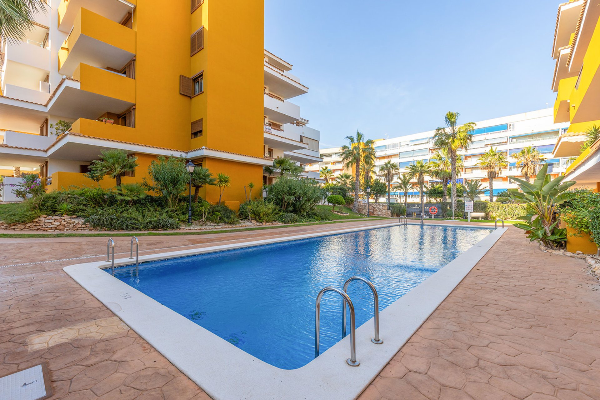 Resale - Apartament / Duplex - Torrevieja - Punta Prima