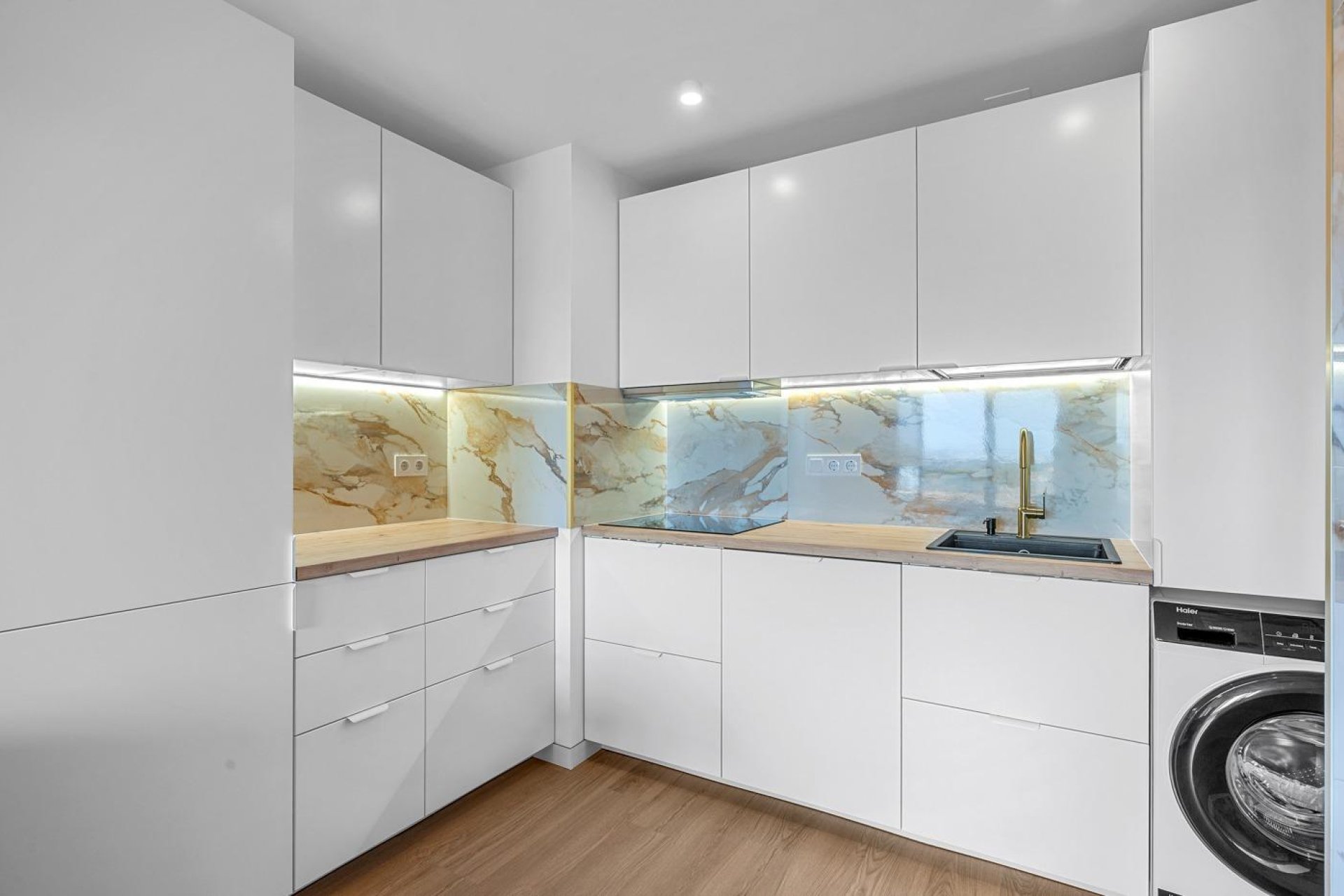 Resale - Apartament / Duplex - Torrevieja - Punta Prima