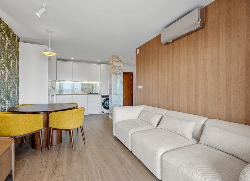 Resale - Apartament / Duplex - Torrevieja - Punta Prima
