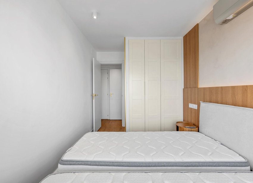 Resale - Apartament / Duplex - Torrevieja - Punta Prima