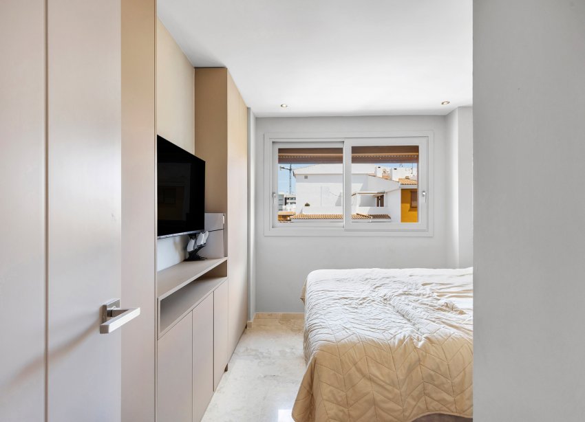 Resale - Apartament / Duplex - Torrevieja - Punta Prima