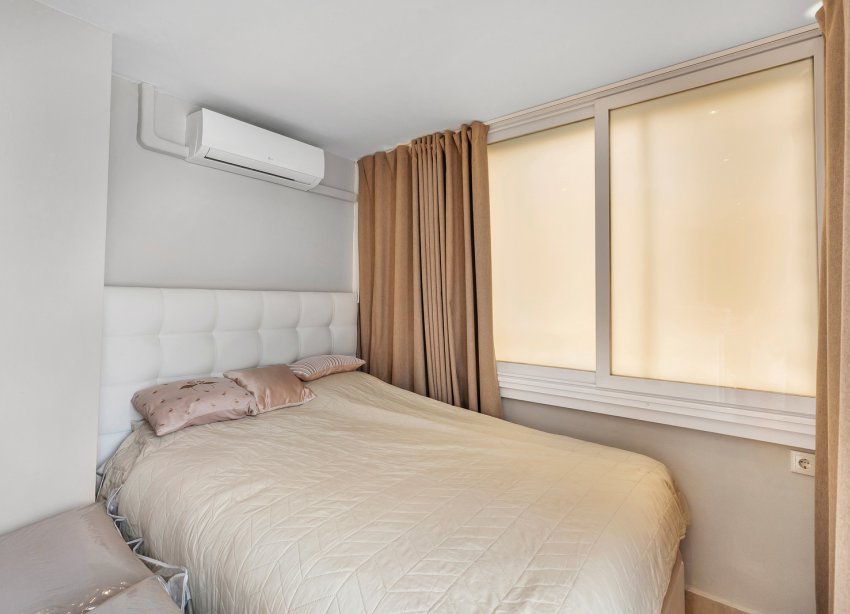 Resale - Apartament / Duplex - Torrevieja - Punta Prima